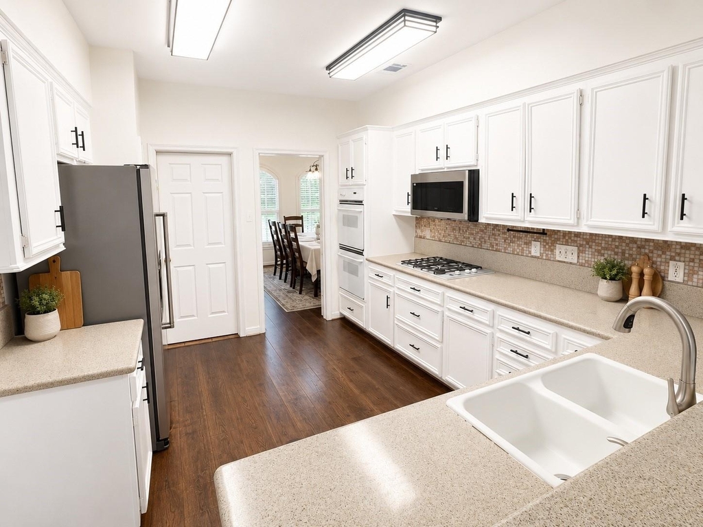 2123 Shadow Park Drive - Photo 3