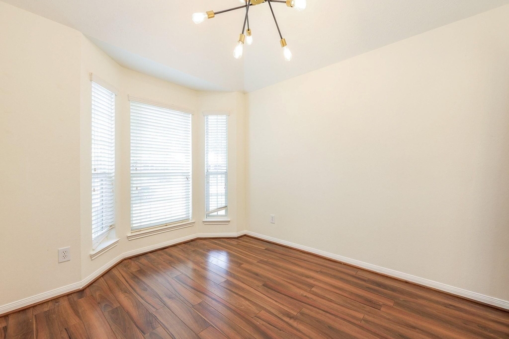 11123 Overland Trail Drive - Photo 3