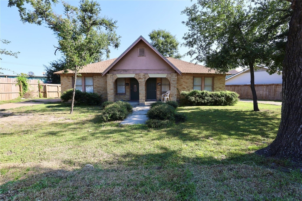 1125 Usener Street - Photo 0
