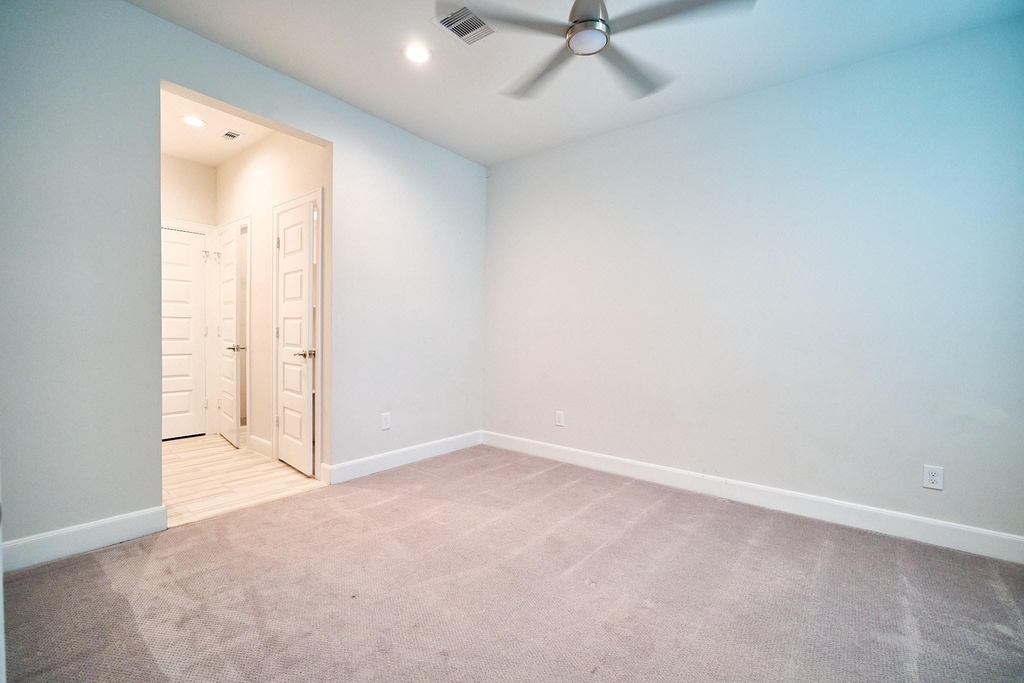 2802 Grand Fountains Drive - Photo 4