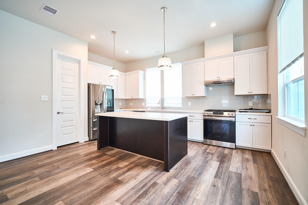 2802 Grand Fountains Drive - Photo 9