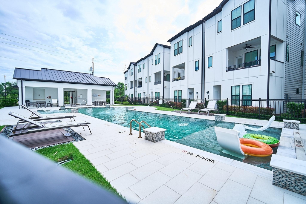 2802 Grand Fountains Drive - Photo 35