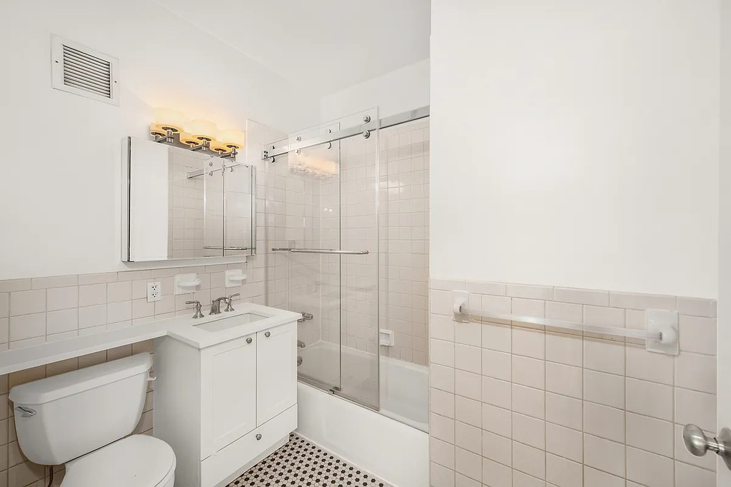 121 Madison Avenue - Photo 5