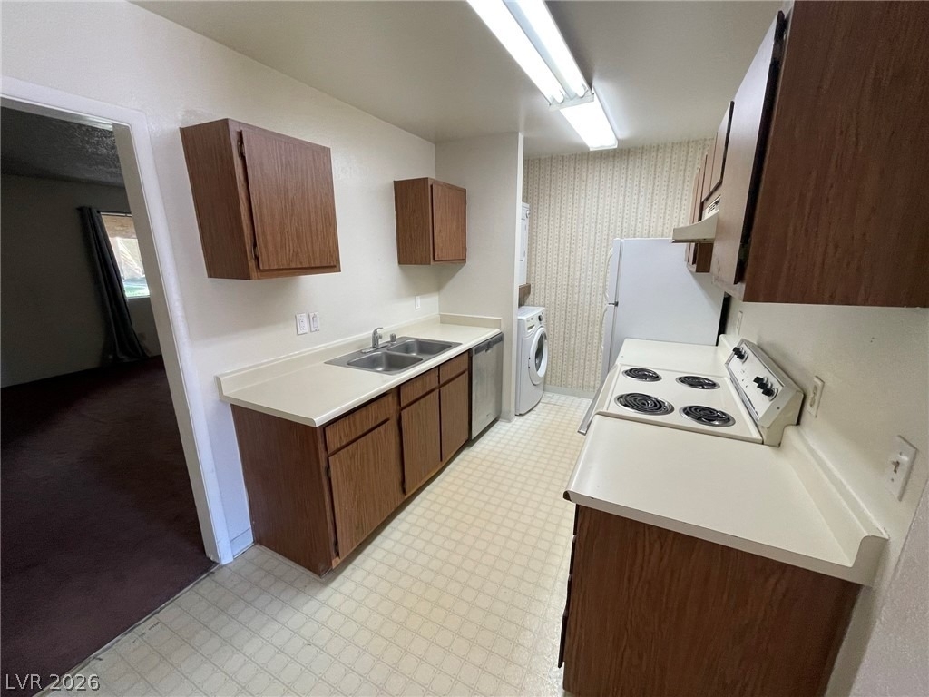 1303 Darlene Way - Photo 2