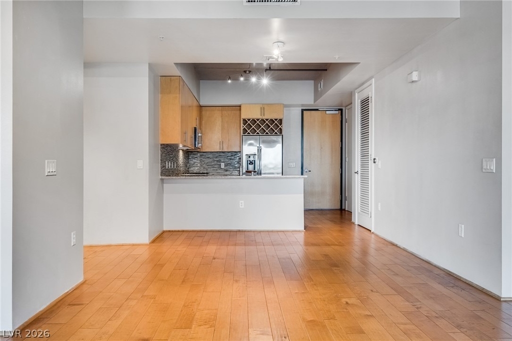 353 E Bonneville Avenue - Photo 6