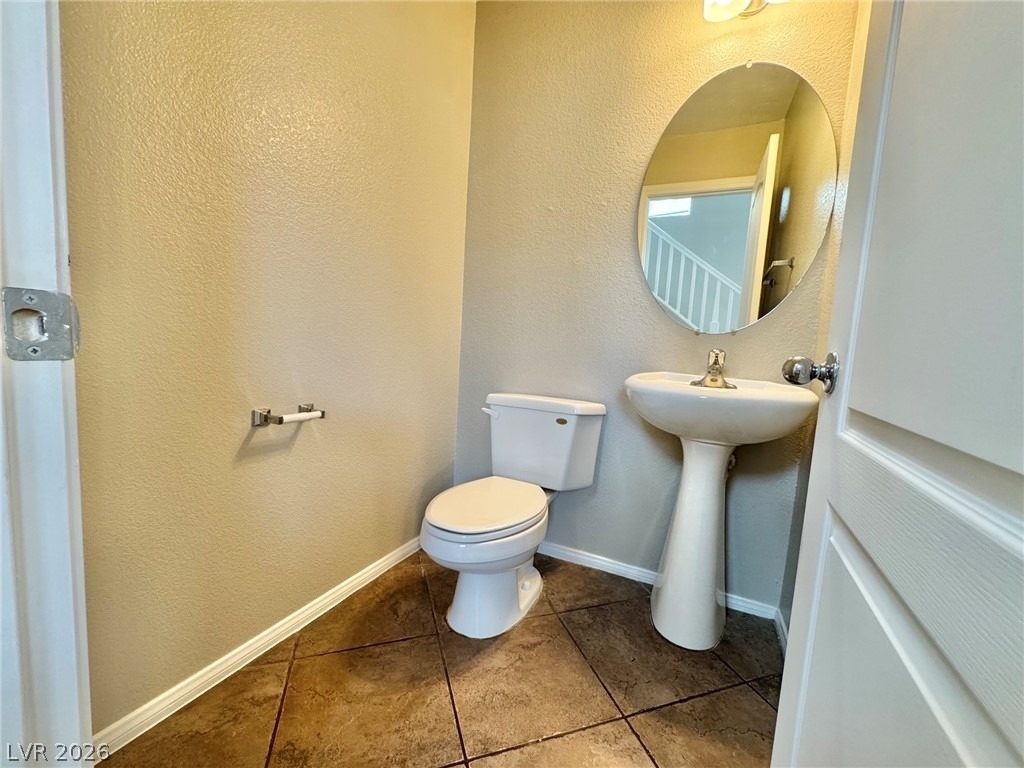 6012 Traviata Avenue - Photo 4