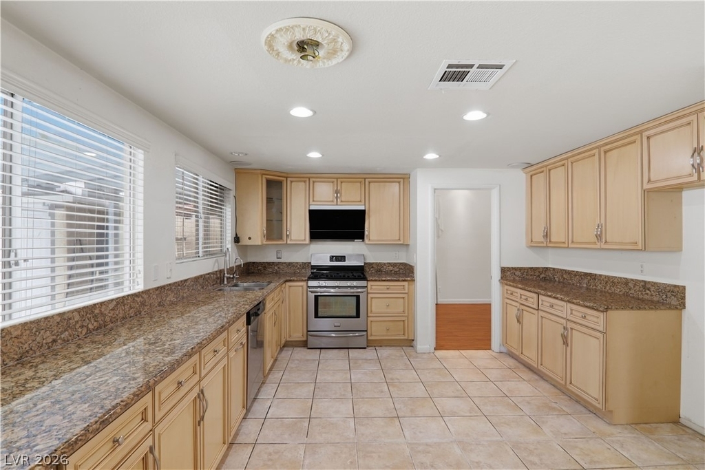 4727 Beaconsfield Street - Photo 14