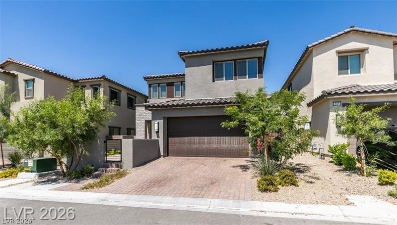 109 Medianoche Street - Photo 1