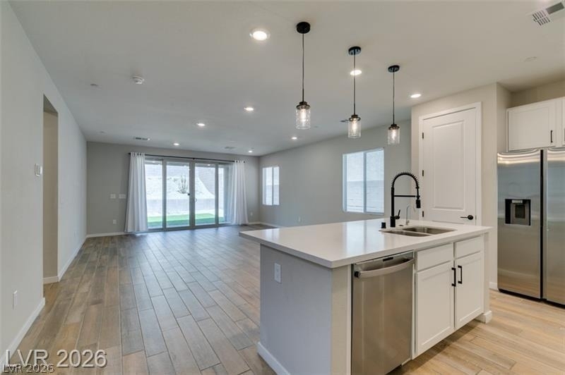 109 Medianoche Street - Photo 5