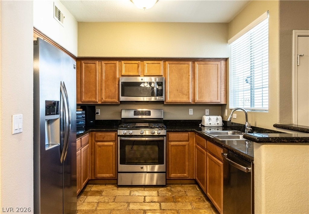 1709 King James Street - Photo 2