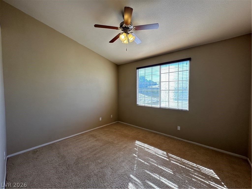 1621 Queen Victoria Street - Photo 11