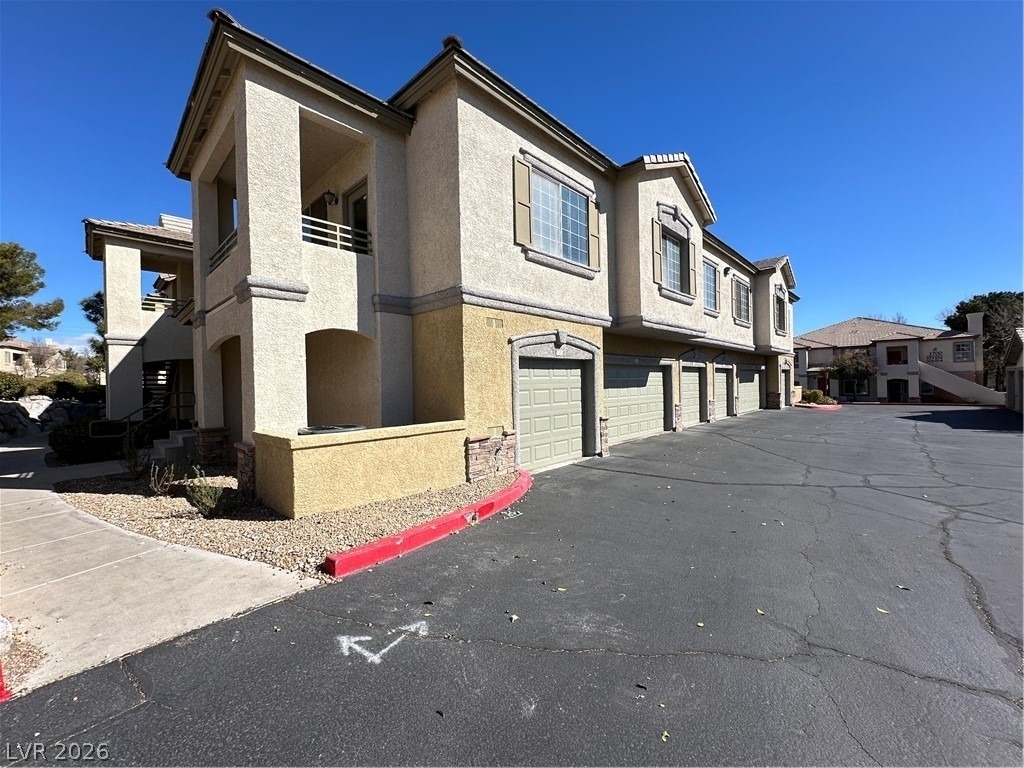 1621 Queen Victoria Street - Photo 0