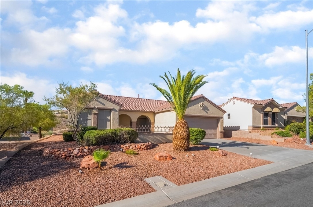 2571 Thatcher Avenue - Photo 2