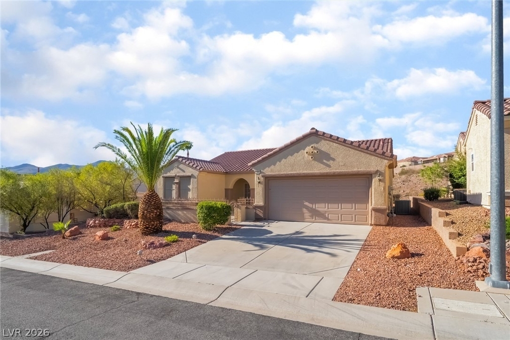 2571 Thatcher Avenue - Photo 1