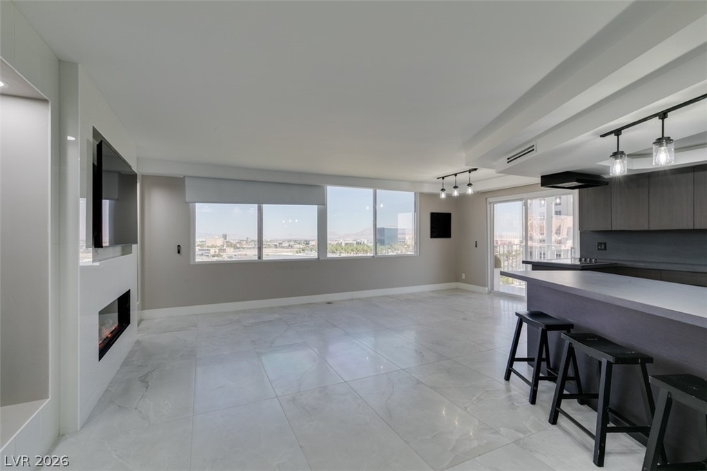 205 E Harmon Avenue - Photo 1