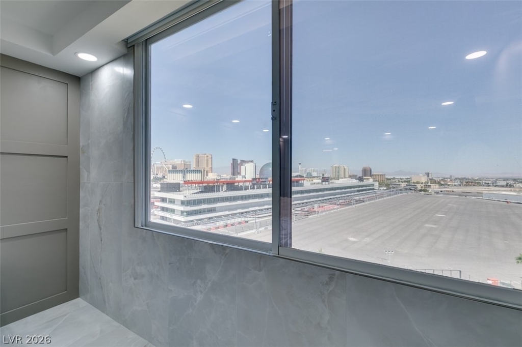 205 E Harmon Avenue - Photo 36