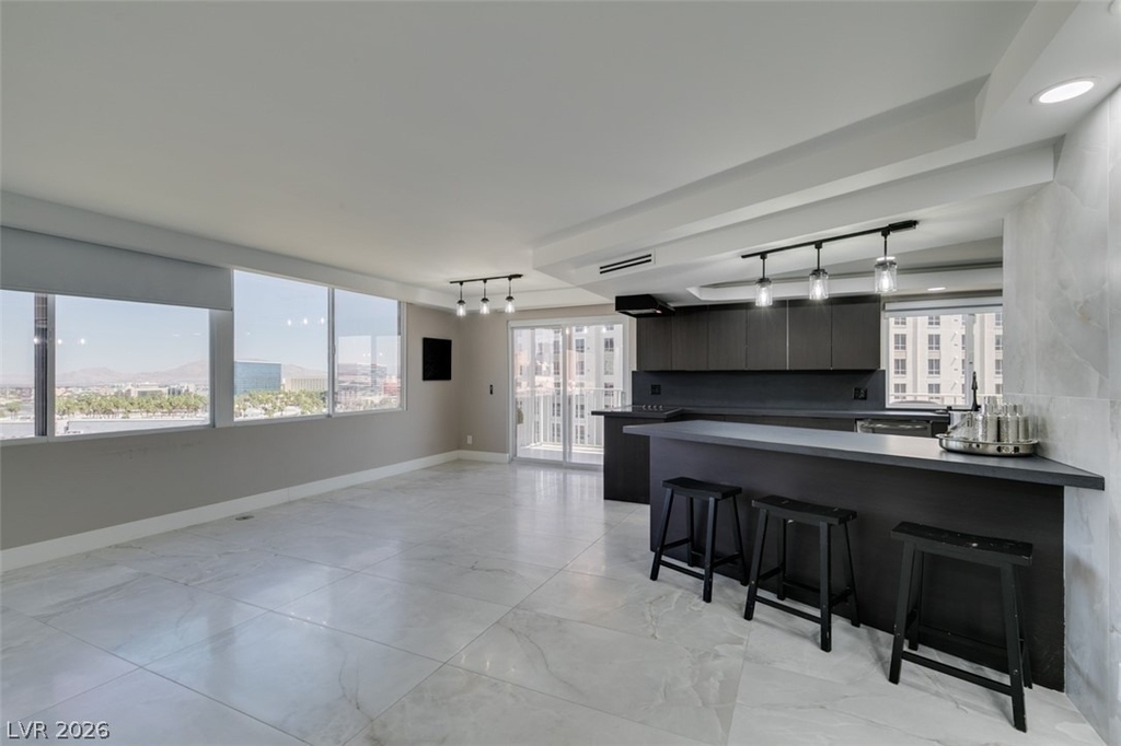205 E Harmon Avenue - Photo 2