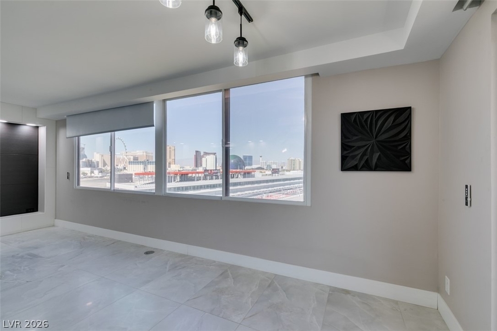205 E Harmon Avenue - Photo 15