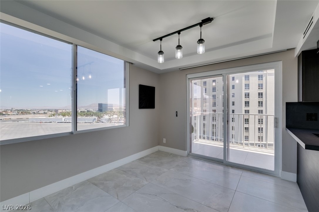 205 E Harmon Avenue - Photo 12