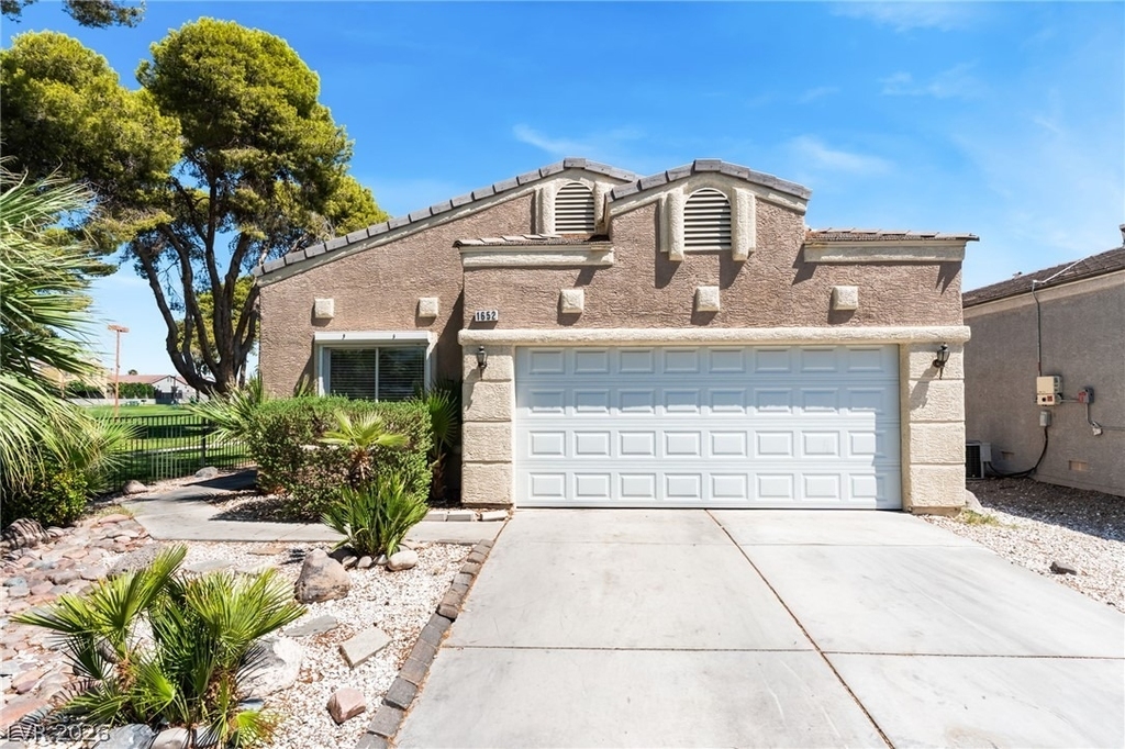 1652 Wendell Williams Avenue - Photo 2