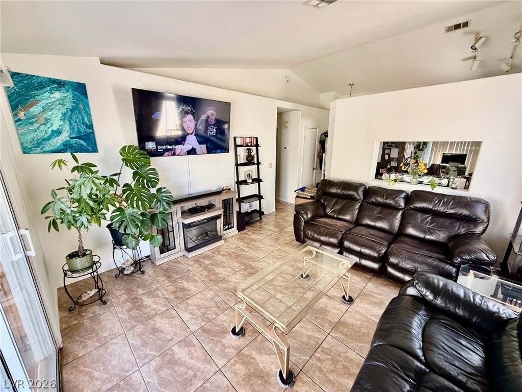 1708 Crystal Chimes Drive - Photo 3