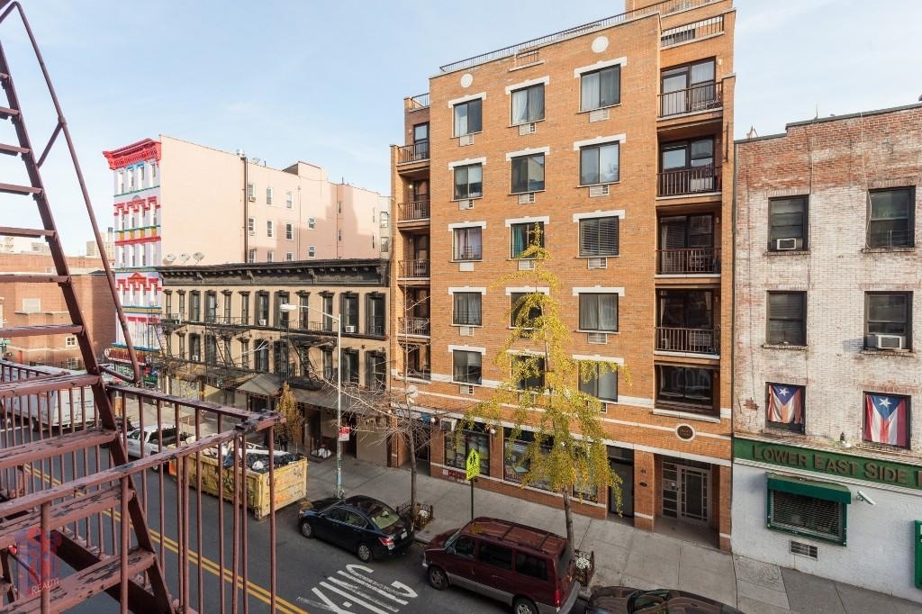Avenue B between East 3rd and East 4th Street  - Photo 7