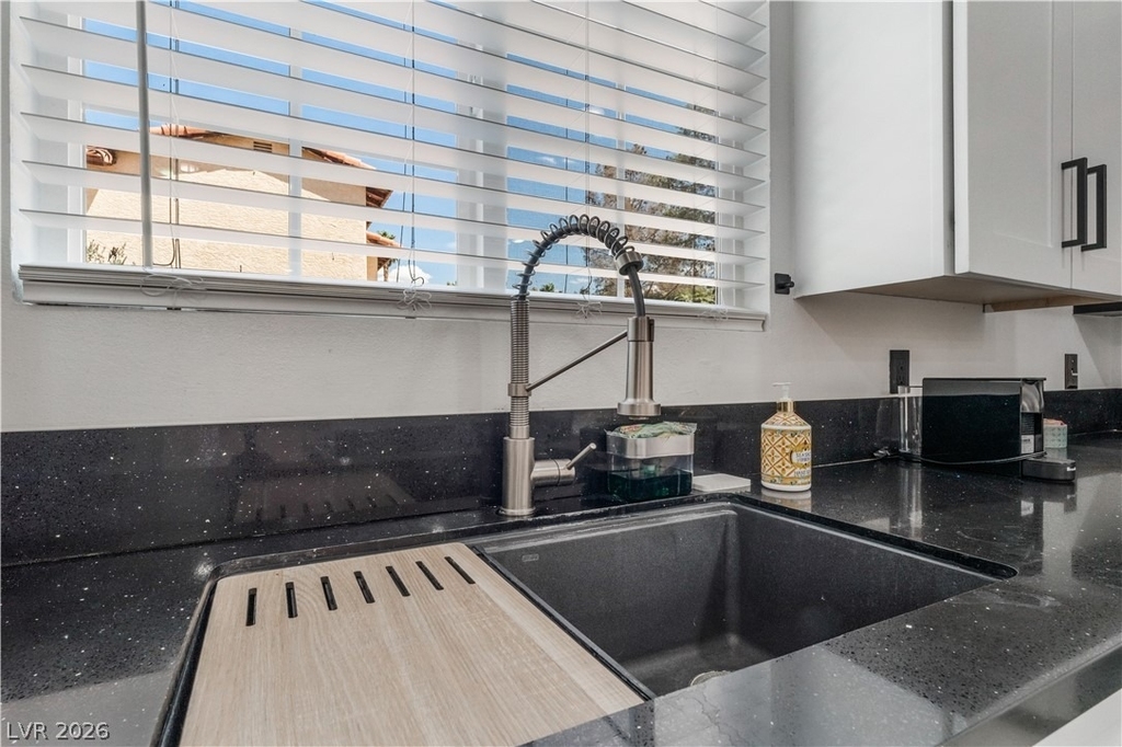 9005 Feather River Court - Photo 15
