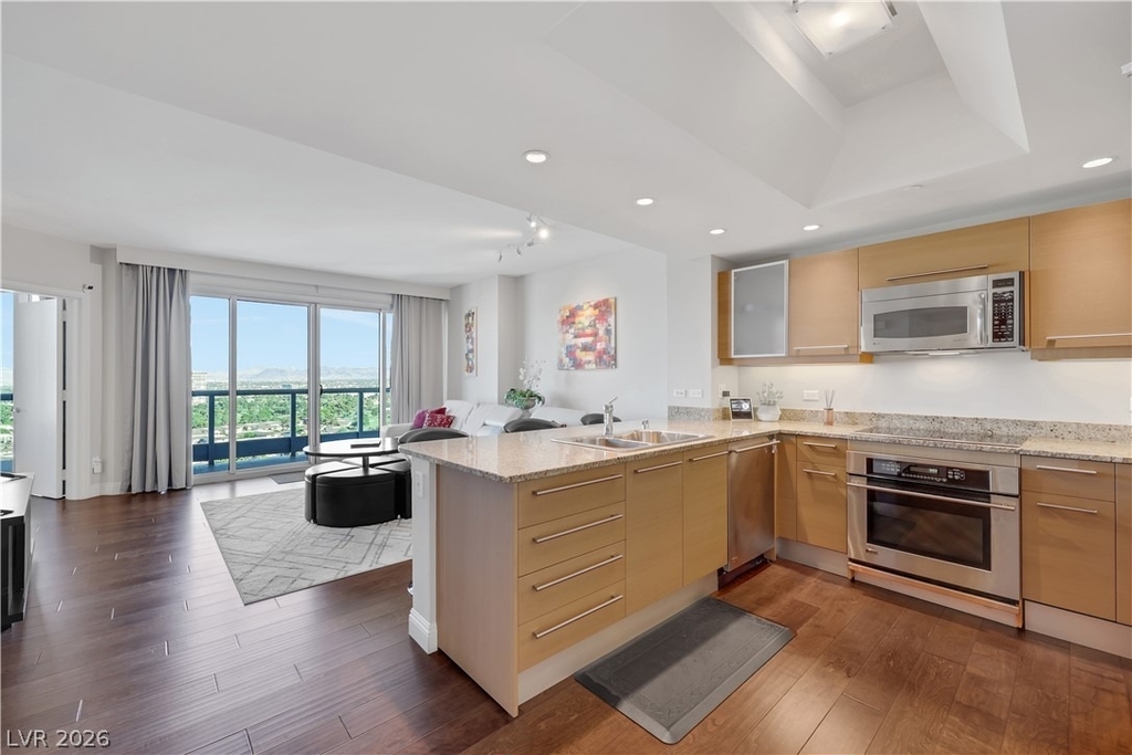 322 Karen Avenue - Photo 0