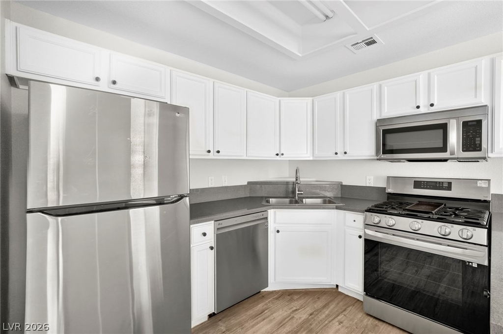 9580 W Reno Avenue - Photo 0