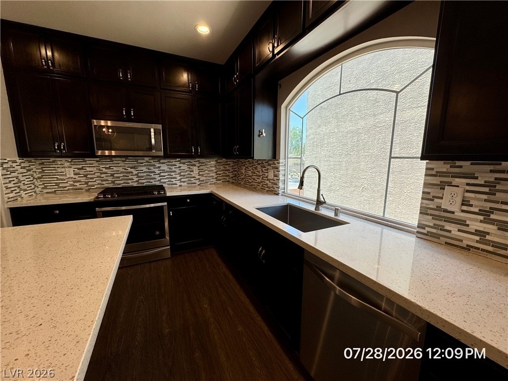 6049 Thistle Meadow Avenue - Photo 4