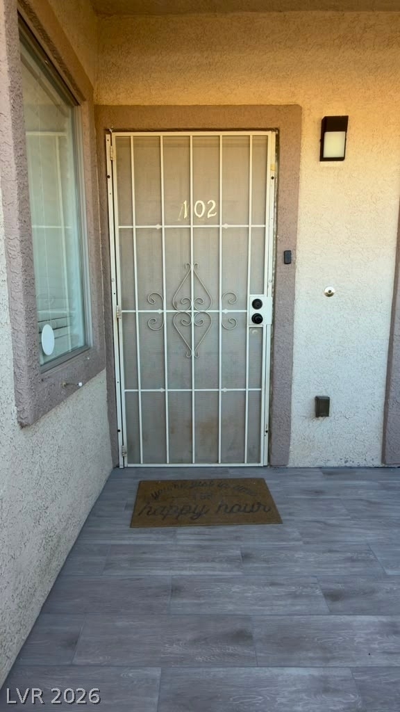 2050 N Los Feliz Street - Photo 2
