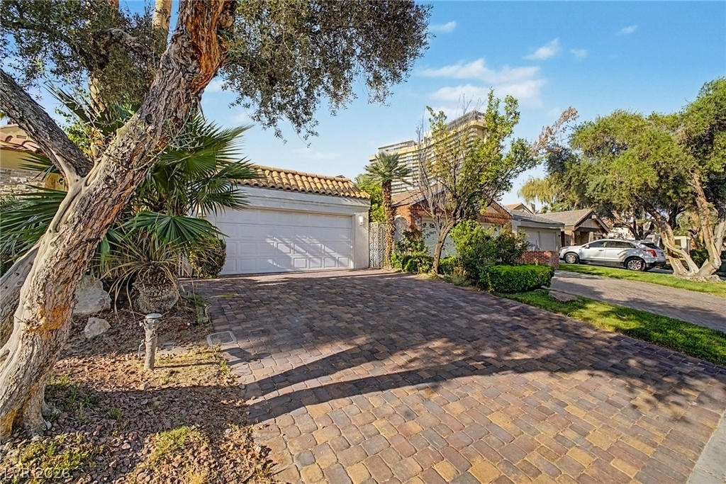 3159 Bel Air Drive - Photo 2
