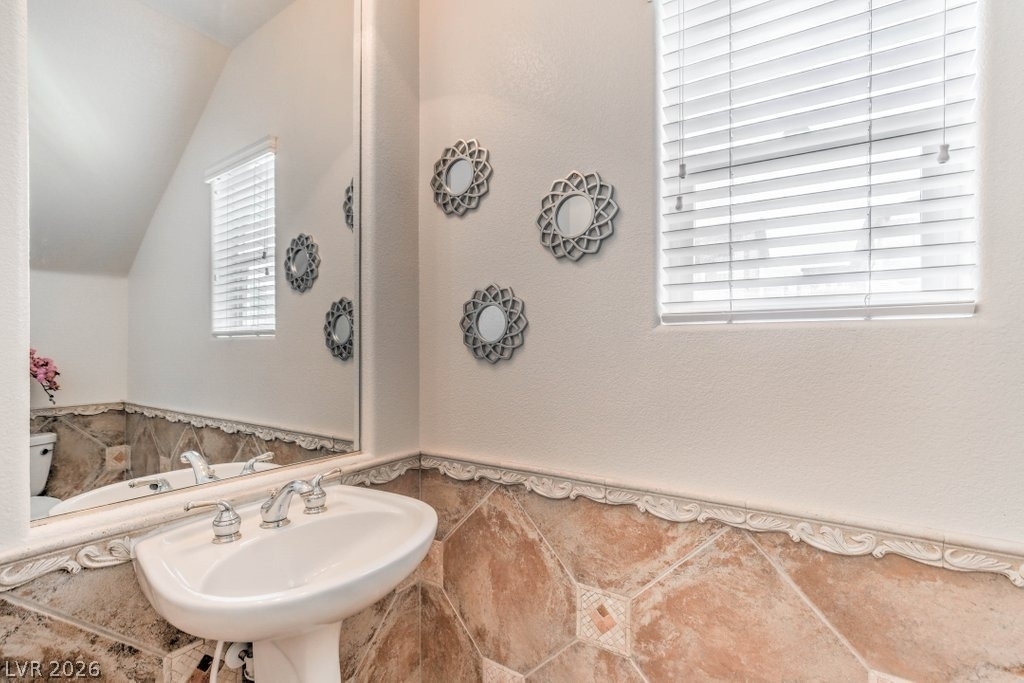 10517 Howling Coyote Avenue - Photo 16