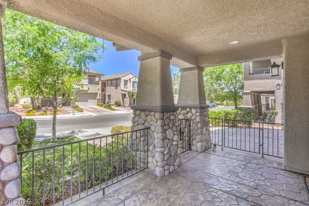 10517 Howling Coyote Avenue - Photo 5