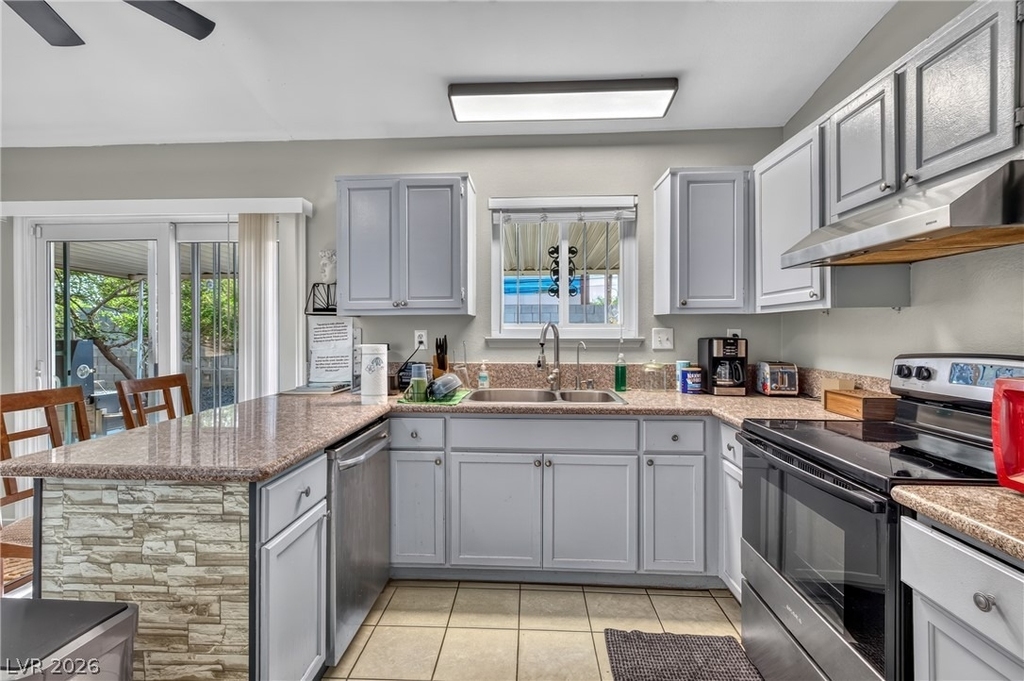 3730 Greenwood Dr. - Photo 1
