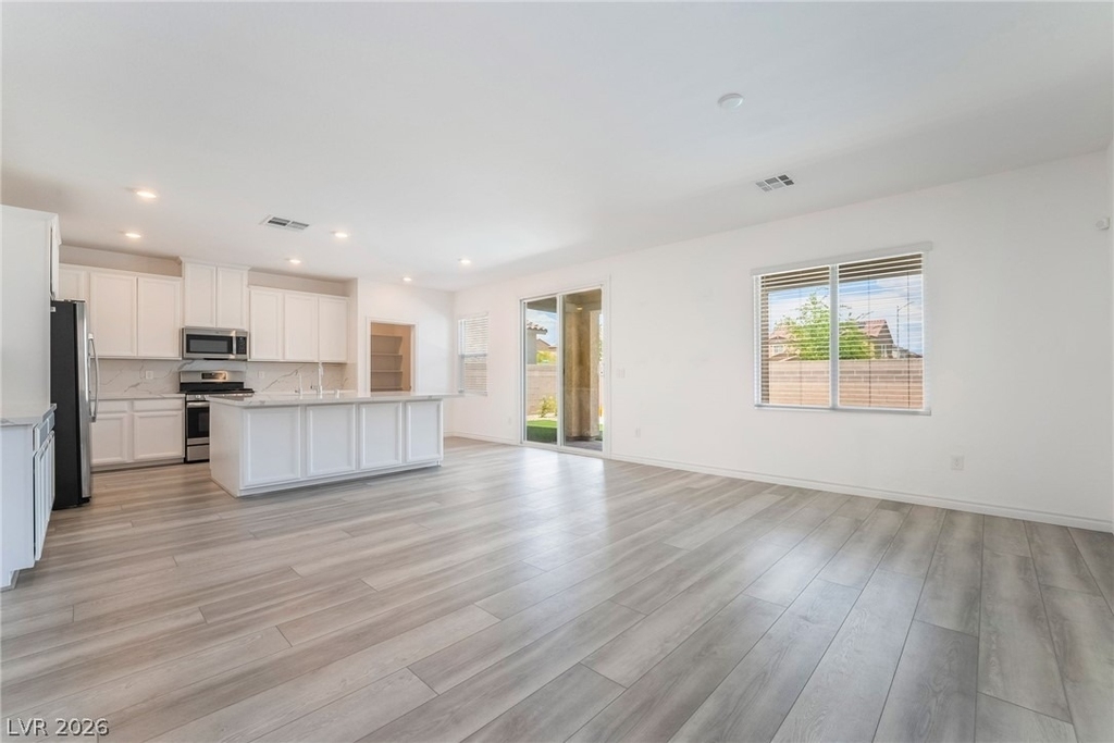 3952 Henny Avenue - Photo 7