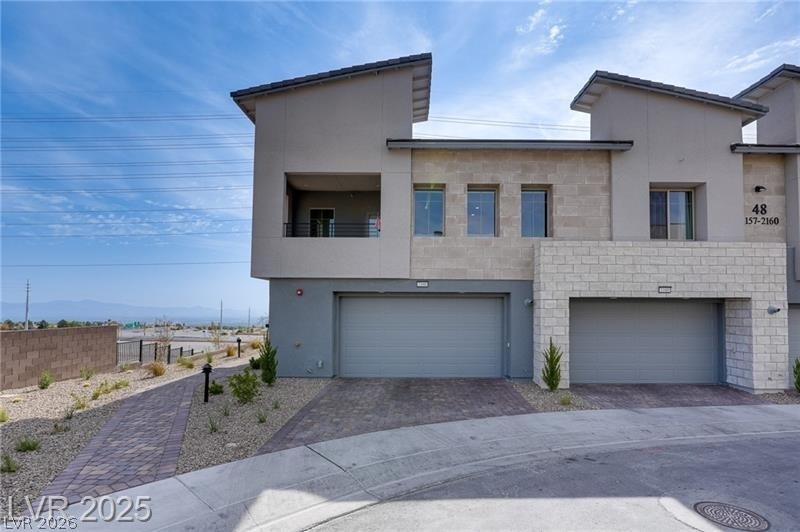 600 N Carriage Hill Drive - Photo 0