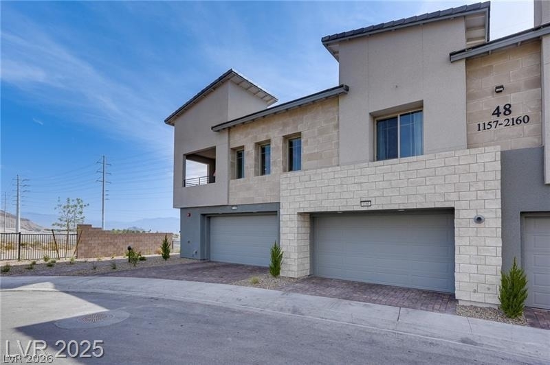 600 N Carriage Hill Drive - Photo 2