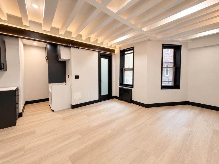 3BR in Sutton Place - Photo 0