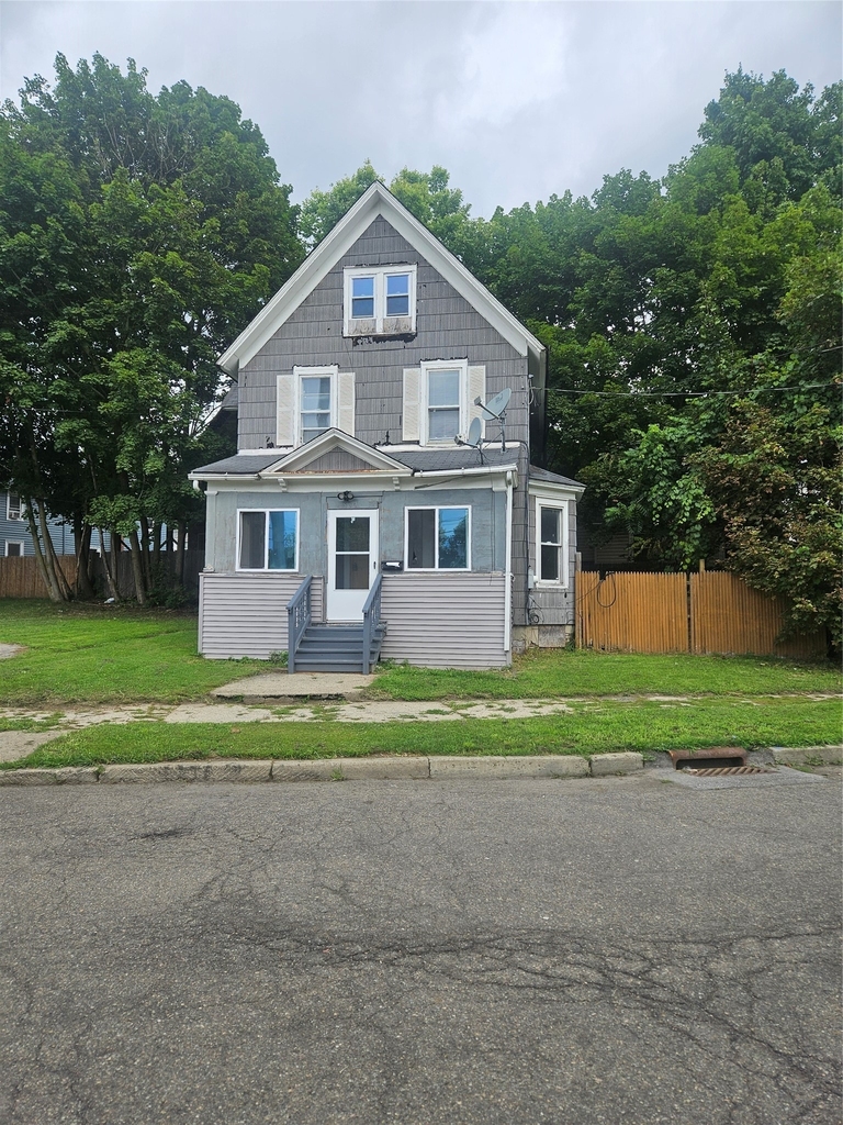 539 State St - Photo 1