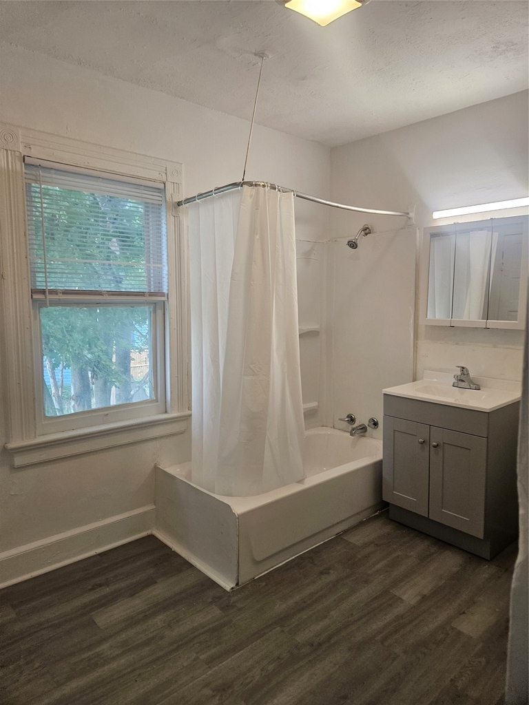 539 State St - Photo 9