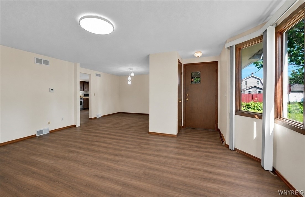 1 Emsworth Avenue - Photo 1