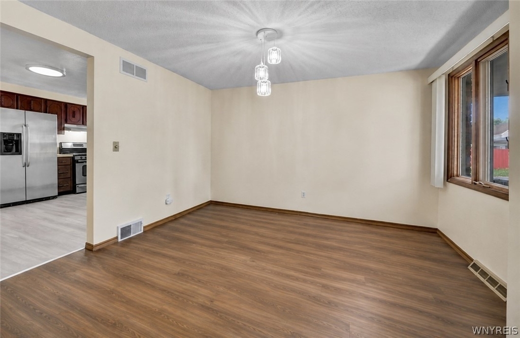 1 Emsworth Avenue - Photo 3