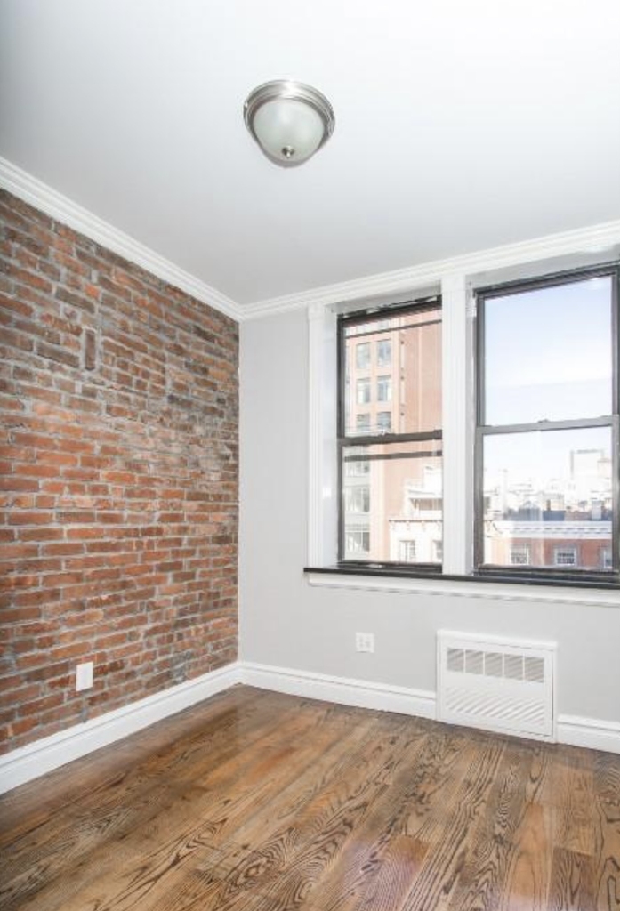 West 14th Street - Photo 1