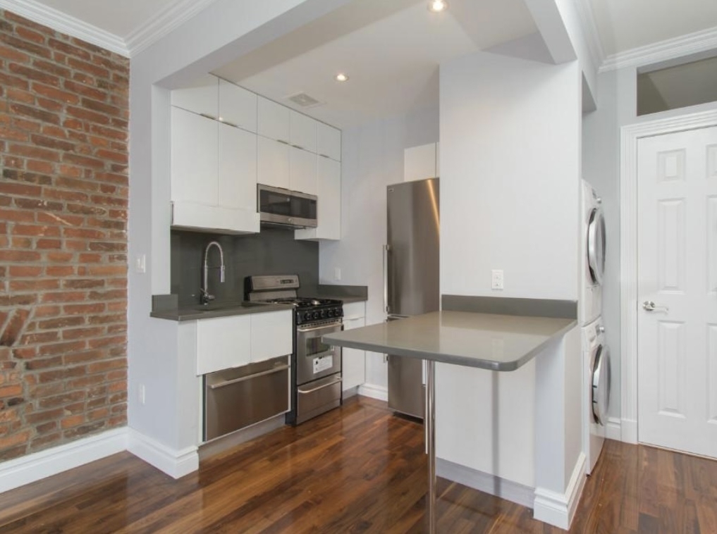 West 21st Street - Photo 5
