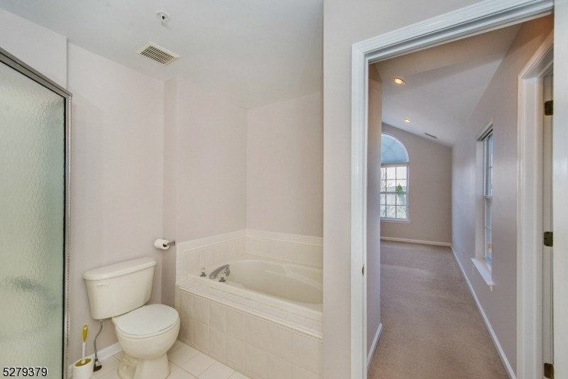 102 Lakeview Ct - Photo 18