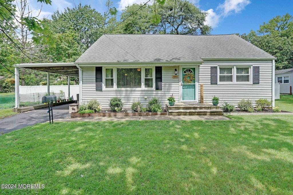 445 Brookside Avenue - Photo 0