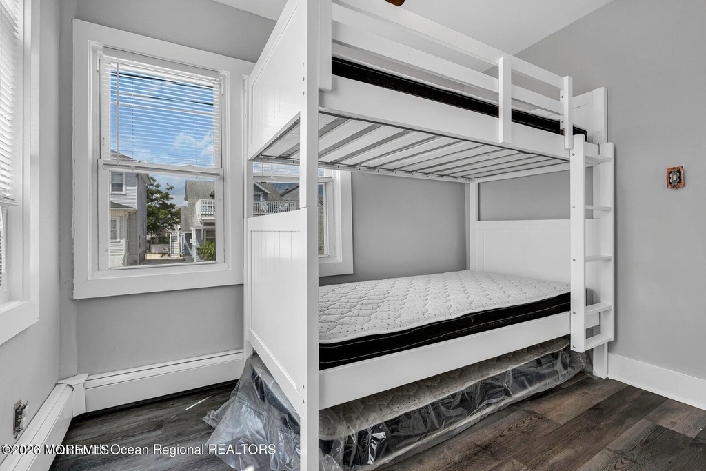 39 Sheridan Avenue - Photo 2