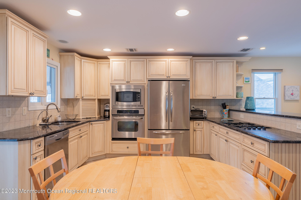 219 3rd Avenue - Photo 5