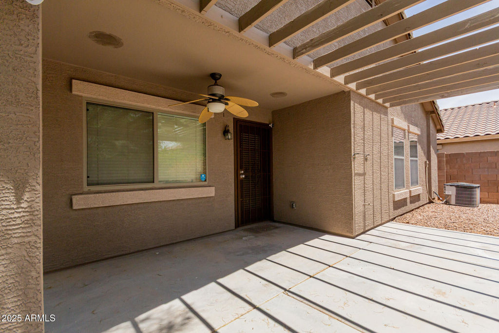983 E Palomino Way - Photo 43